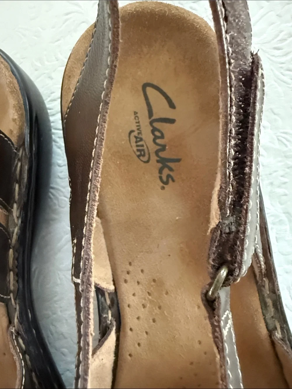 Clarks cushioned insole cutout